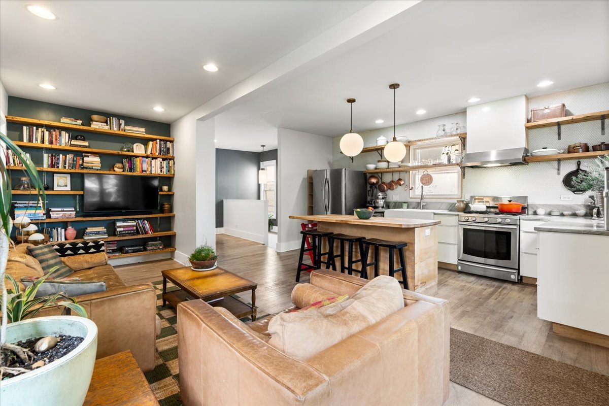 1014 West 31st Place Chicago IL 60608