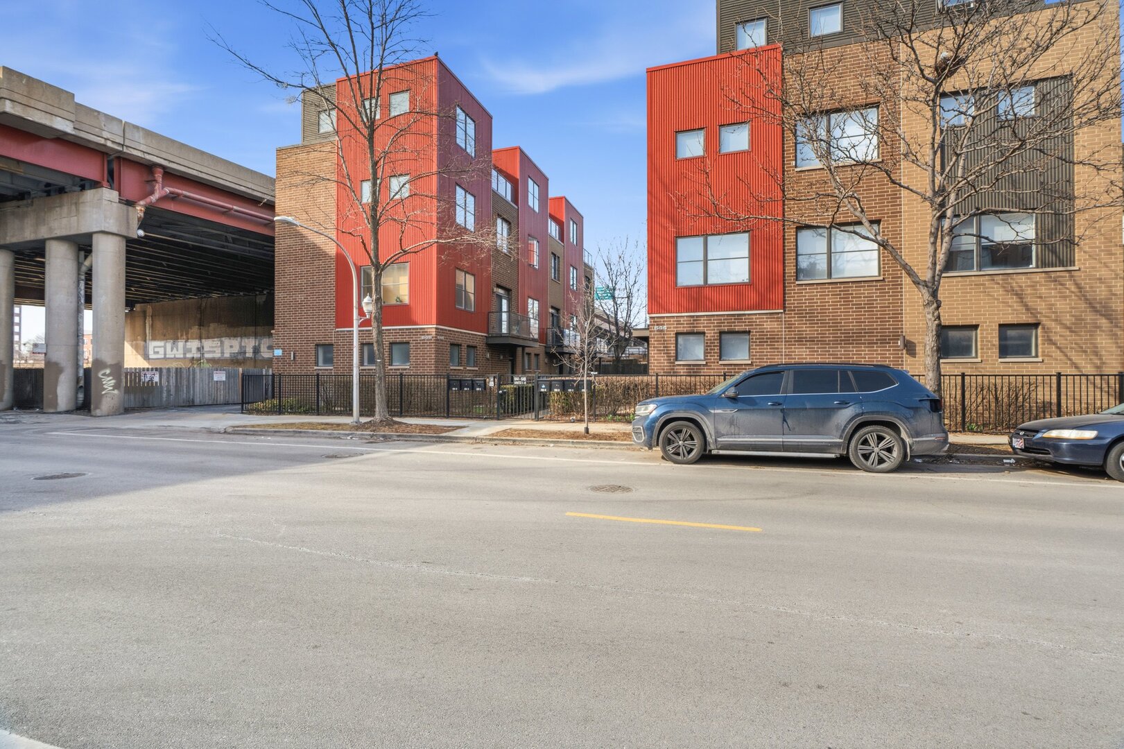 648 West 16th Street Chicago IL 60616