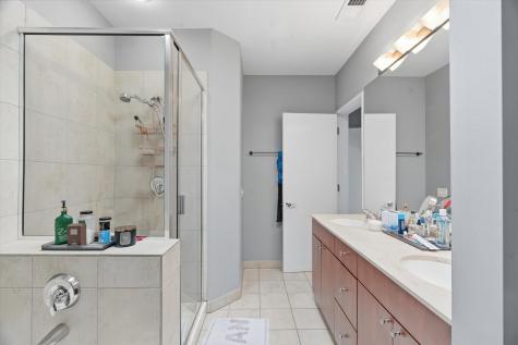 648 West 16th Street Chicago IL 60616
