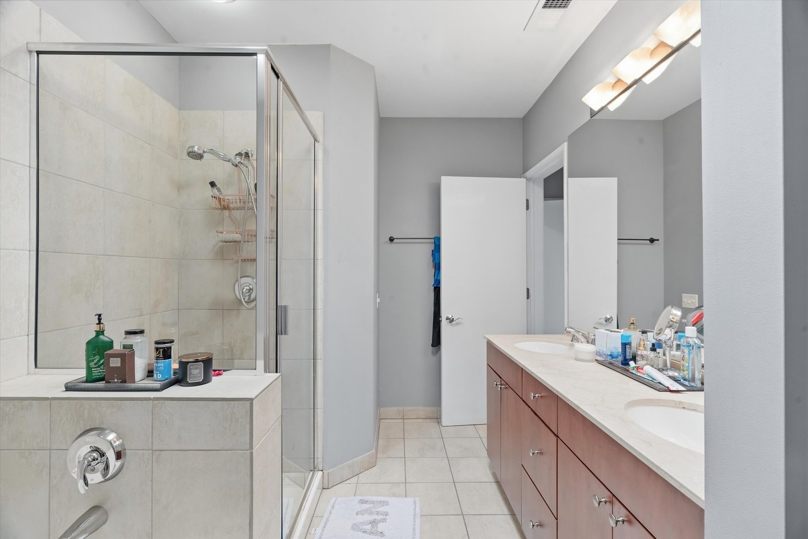 648 West 16th Street Chicago IL 60616