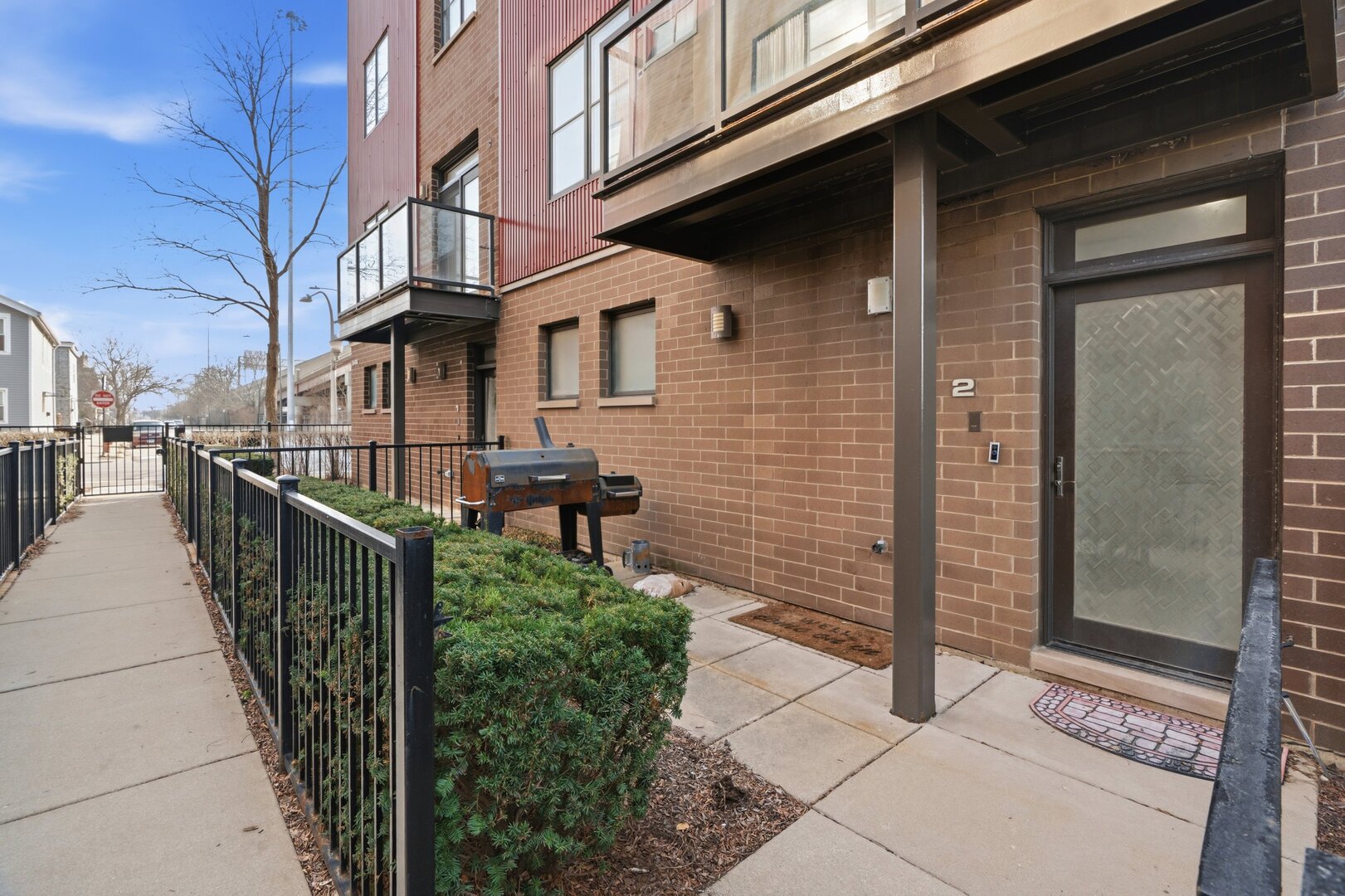 648 West 16th Street Chicago IL 60616