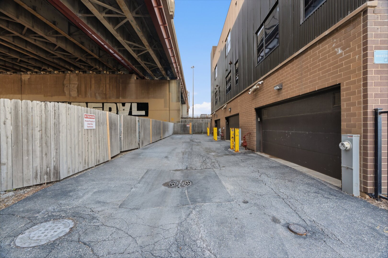 648 West 16th Street Chicago IL 60616