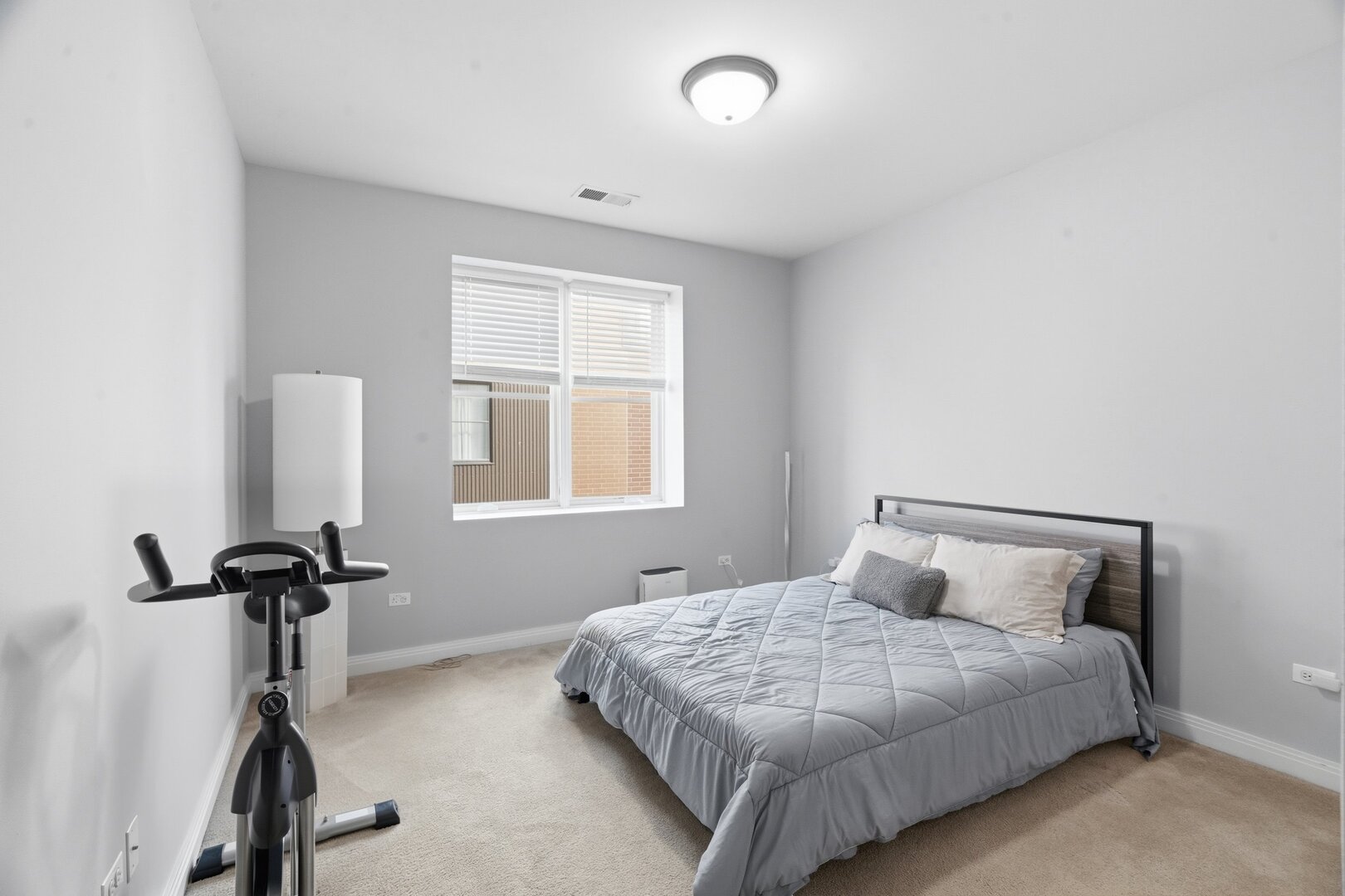 648 West 16th Street Chicago IL 60616