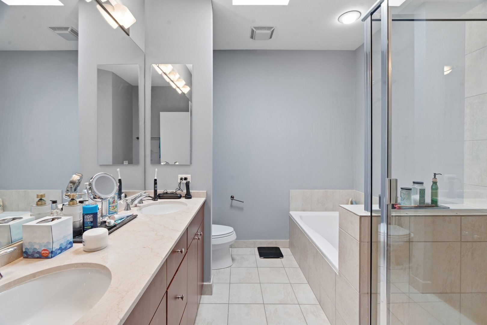 648 West 16th Street Chicago IL 60616