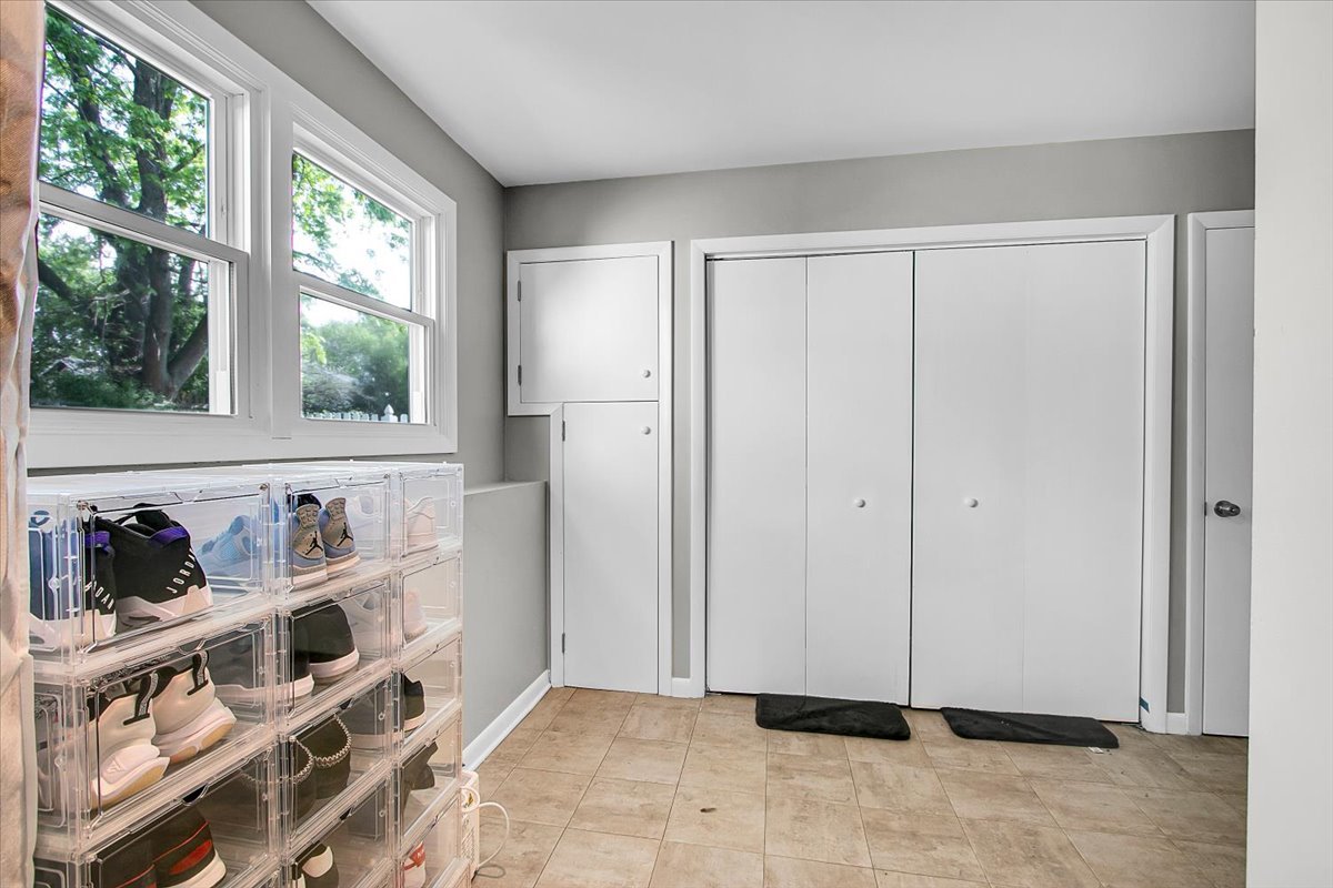 2080 Maplewood Circle Naperville IL 60563