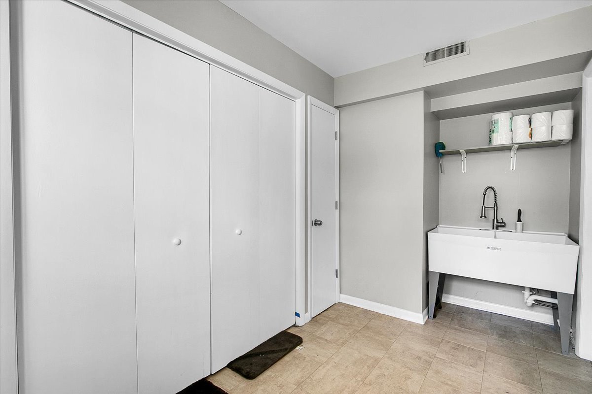 2080 Maplewood Circle Naperville IL 60563