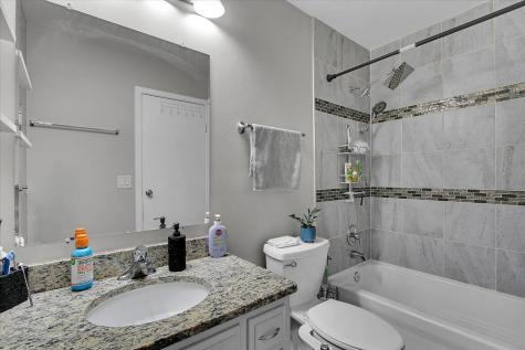 2080 Maplewood Circle Naperville IL 60563