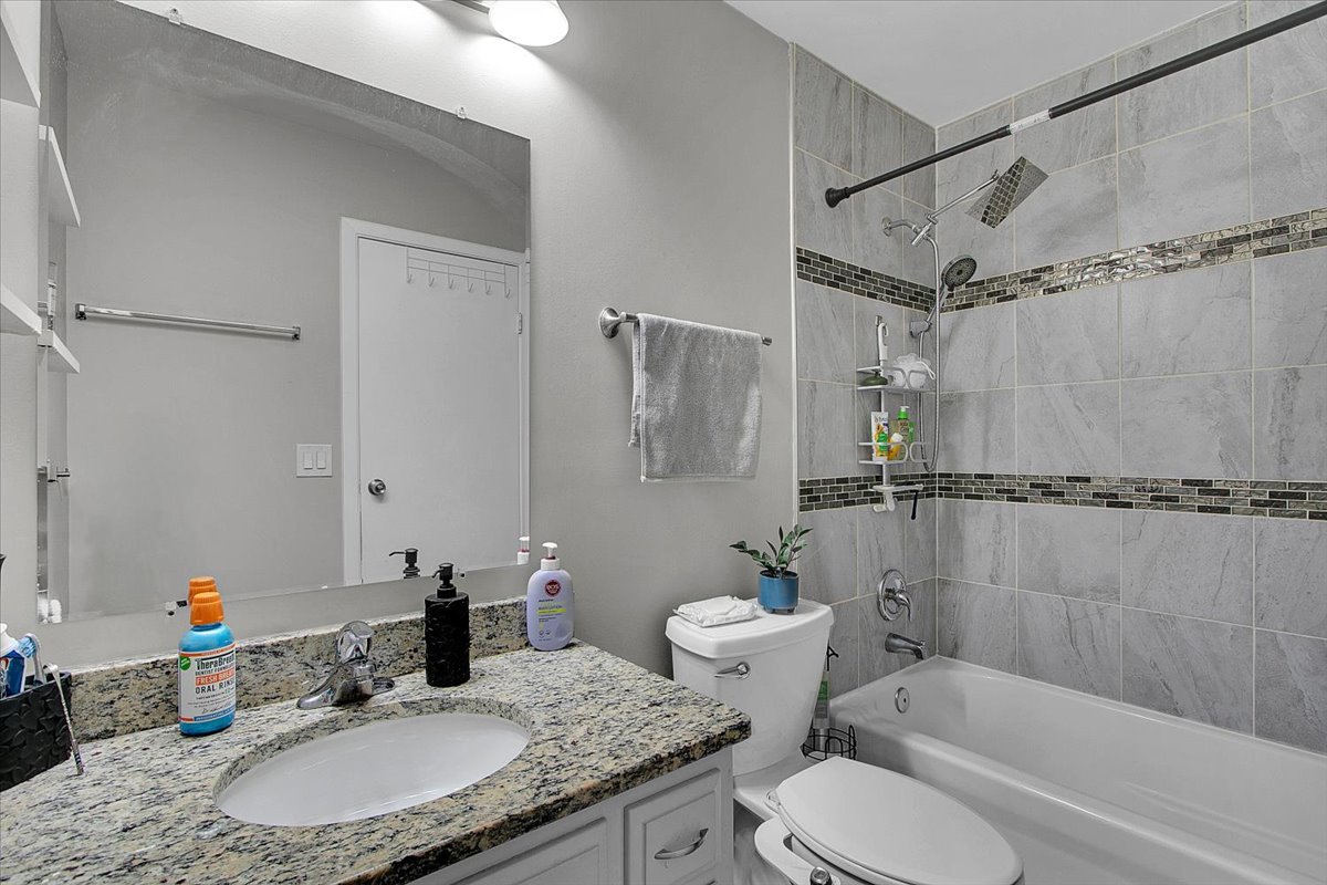2080 Maplewood Circle Naperville IL 60563
