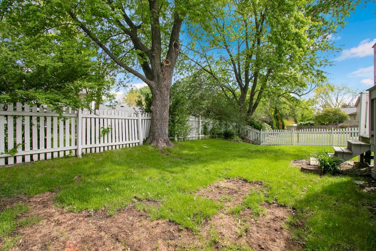 2080 Maplewood Circle Naperville IL 60563