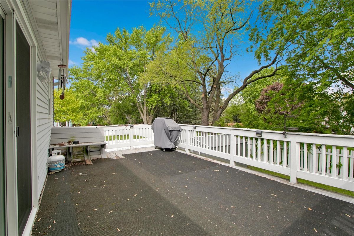 2080 Maplewood Circle Naperville IL 60563