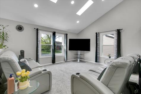 2080 Maplewood Circle Naperville IL 60563