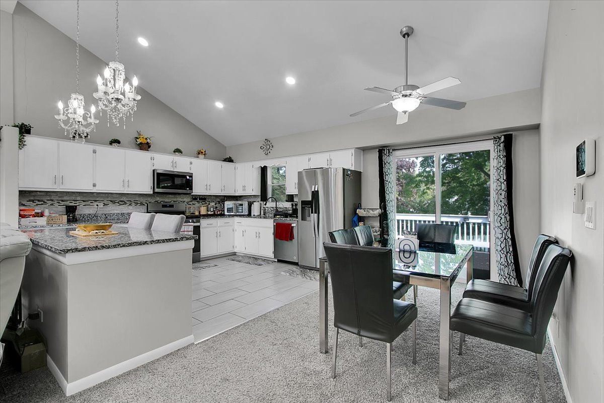 2080 Maplewood Circle Naperville IL 60563