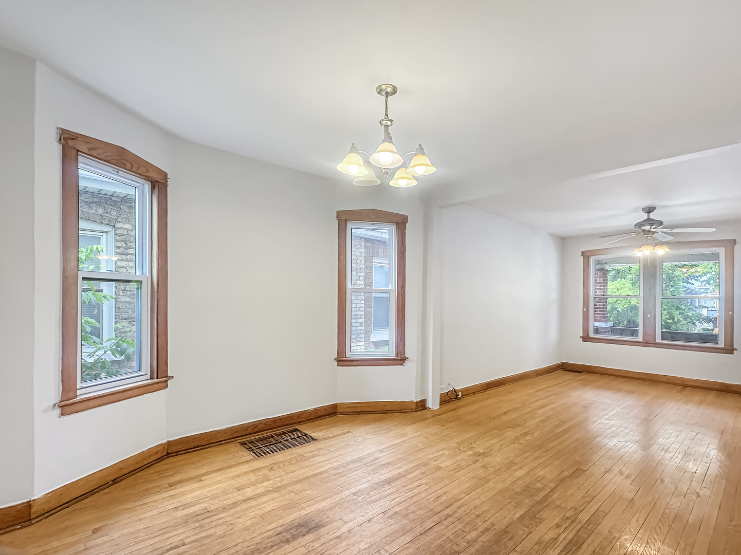 2728 North Major Avenue Chicago IL 60639