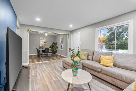 1143 Ridgeway Avenue Aurora IL 60506