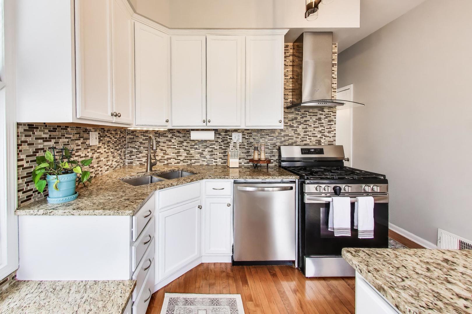 3354 West Pensacola Avenue Chicago IL 60618