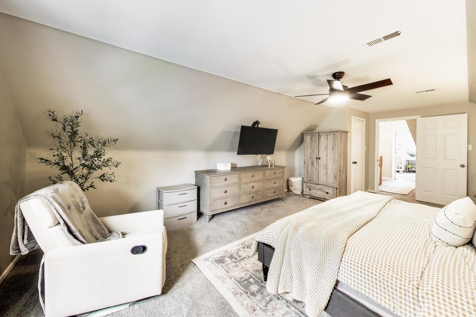 3354 West Pensacola Avenue Chicago IL 60618