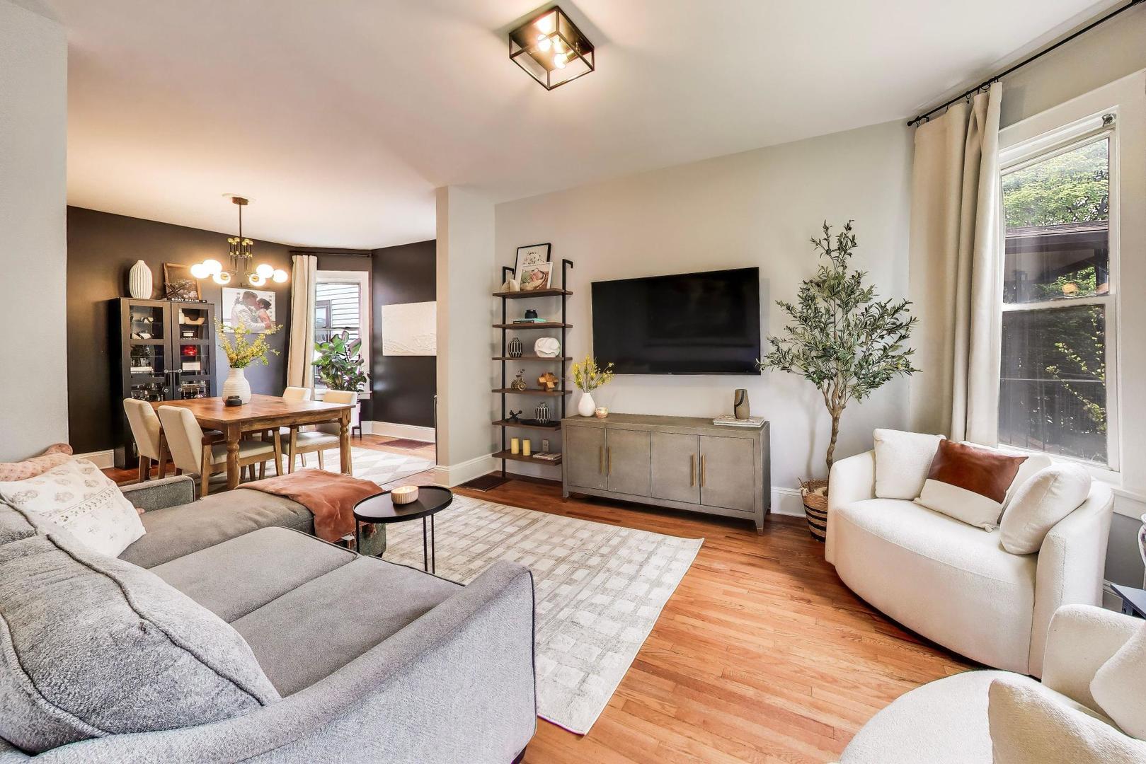 3354 West Pensacola Avenue Chicago IL 60618