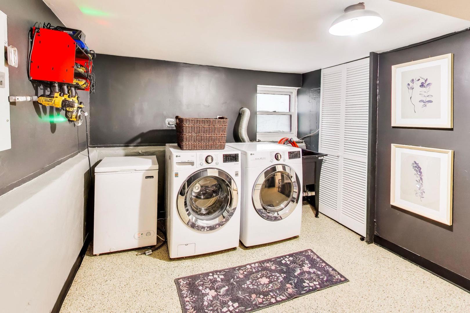 3354 West Pensacola Avenue Chicago IL 60618