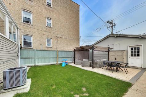 3354 West Pensacola Avenue Chicago IL 60618