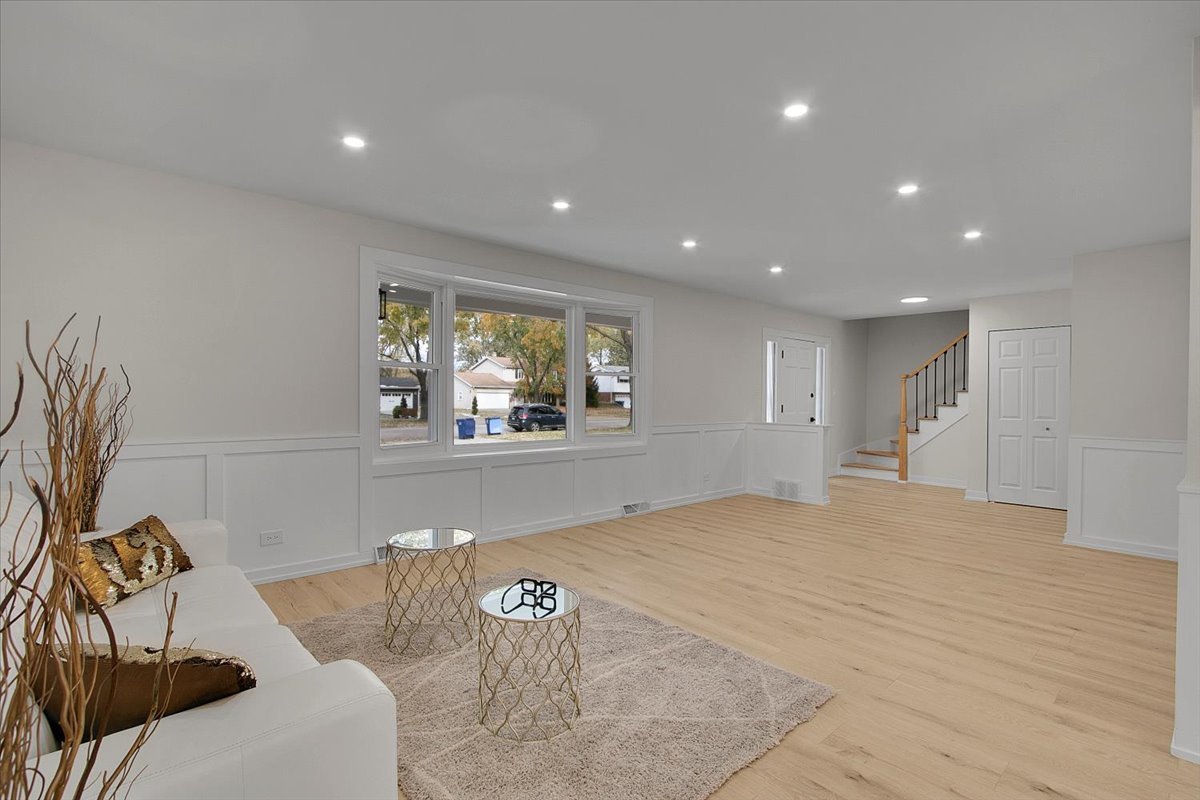 1109 71ST Street Darien IL 60561