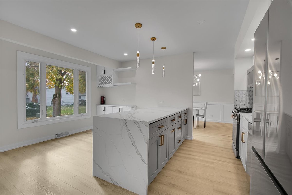 1109 71ST Street Darien IL 60561