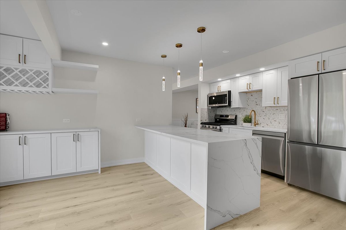 1109 71ST Street Darien IL 60561