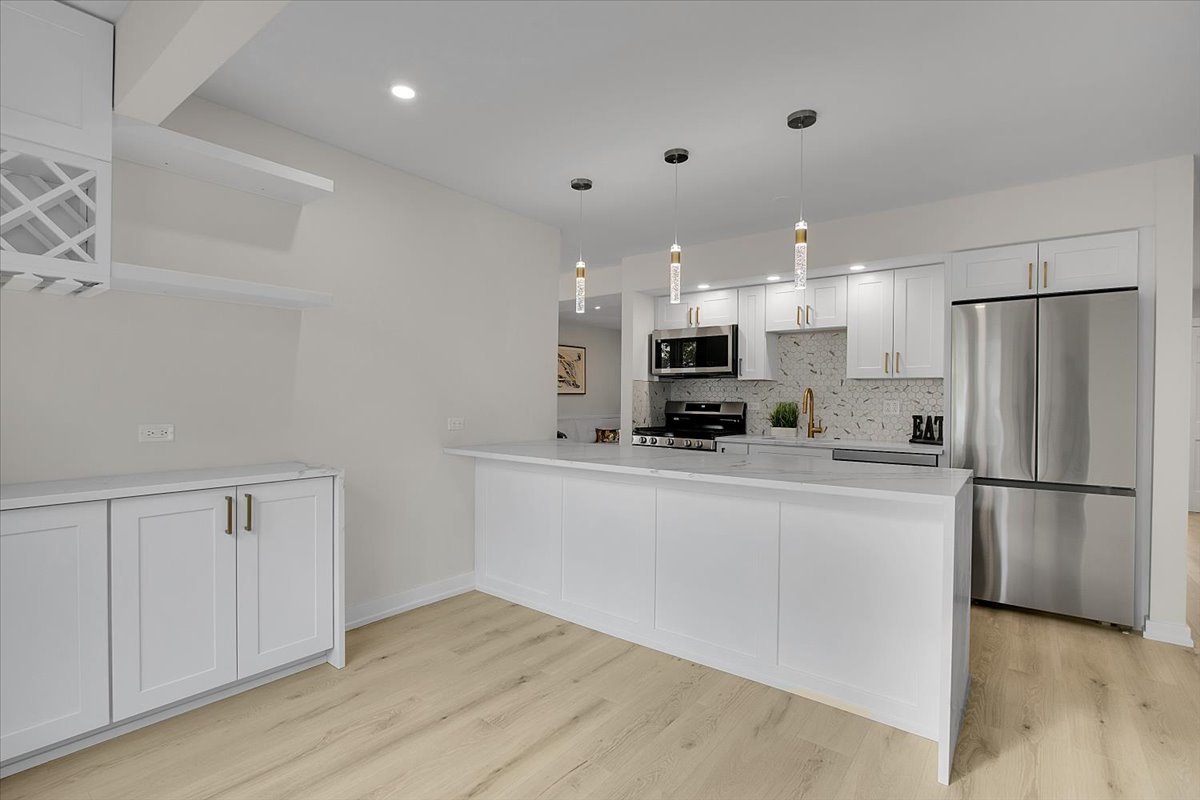 1109 71ST Street Darien IL 60561