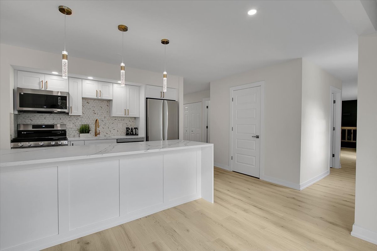 1109 71ST Street Darien IL 60561