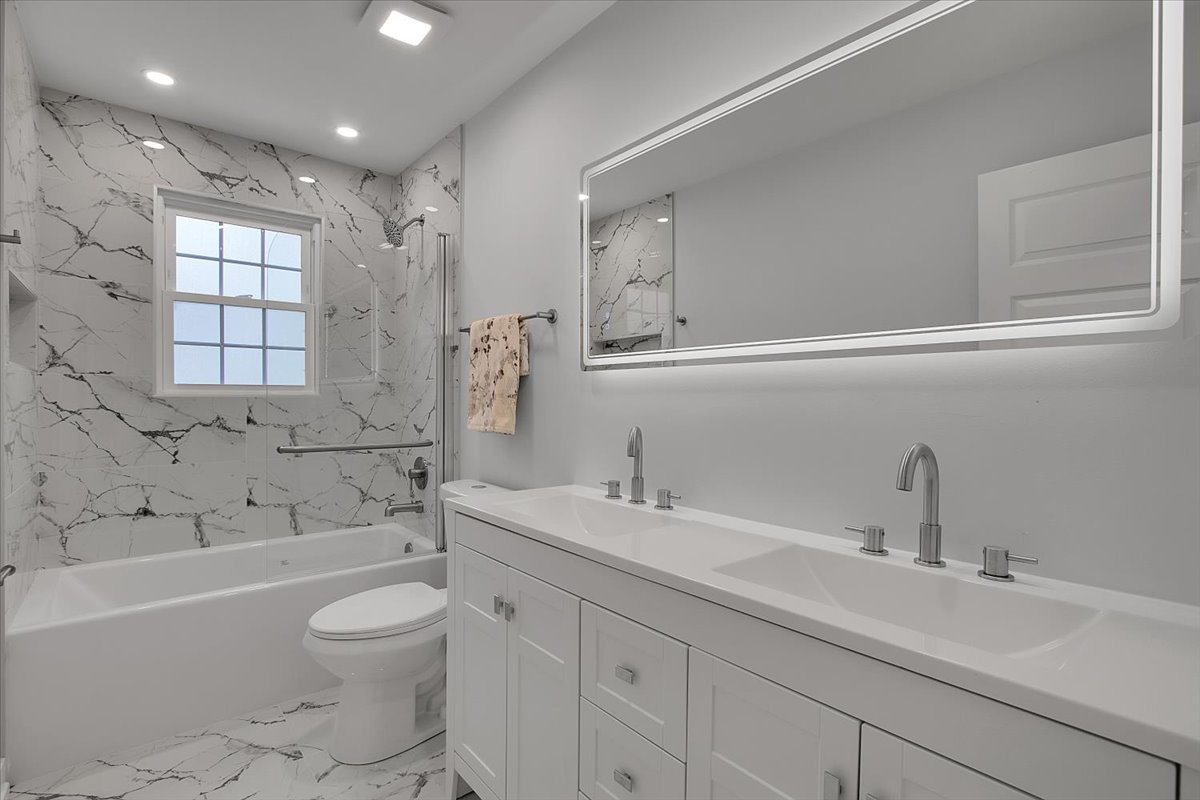 1109 71ST Street Darien IL 60561