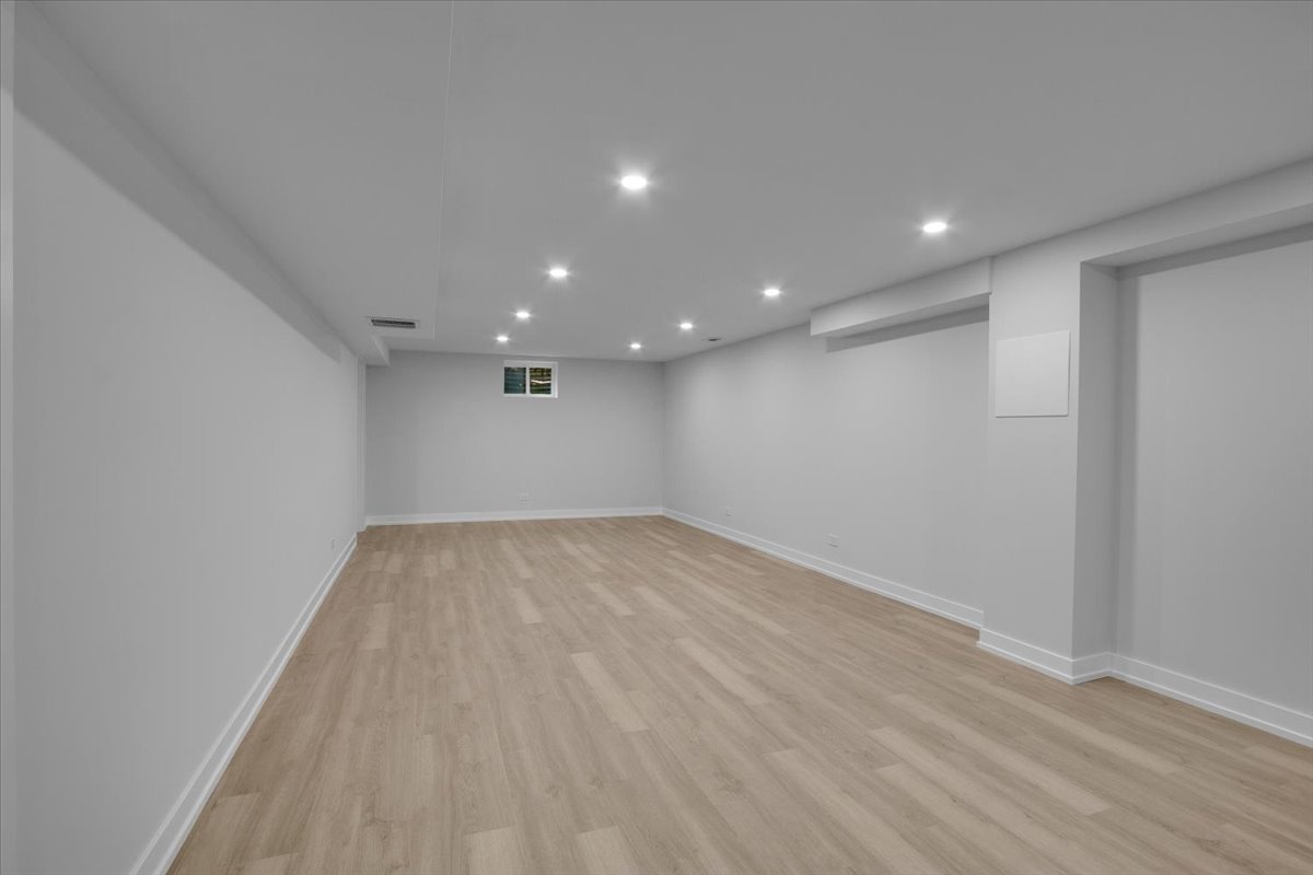 1109 71ST Street Darien IL 60561