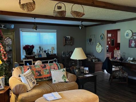 17376 Garrett Road Johnston City IL 62951
