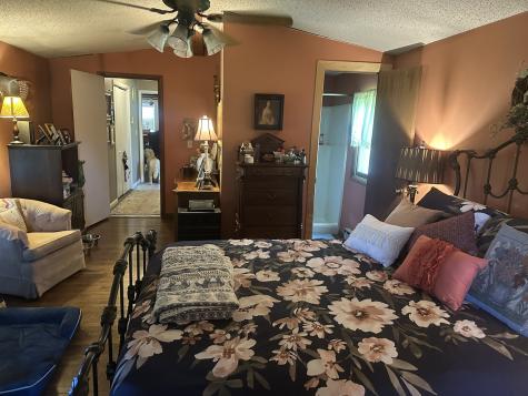 17376 Garrett Road Johnston City IL 62951