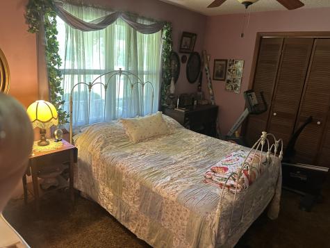 17376 Garrett Road Johnston City IL 62951