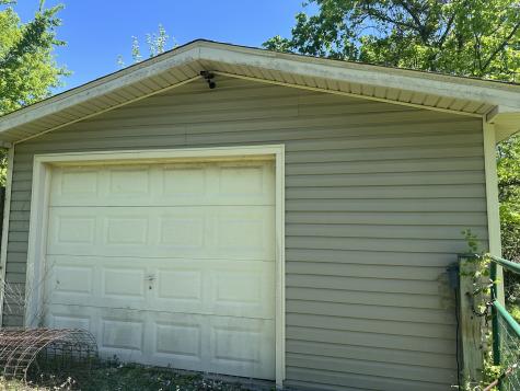 17376 Garrett Road Johnston City IL 62951