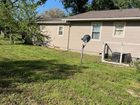 17376 Garrett Road Johnston City IL 62951