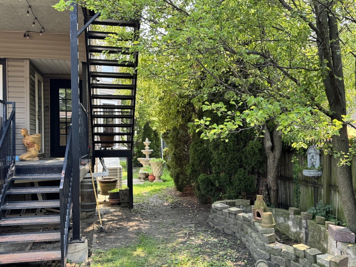 3908 North Bernard Street Chicago IL 60618