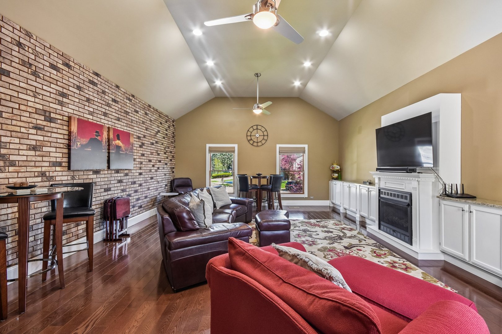 588 Kingston Court Roselle IL 60172
