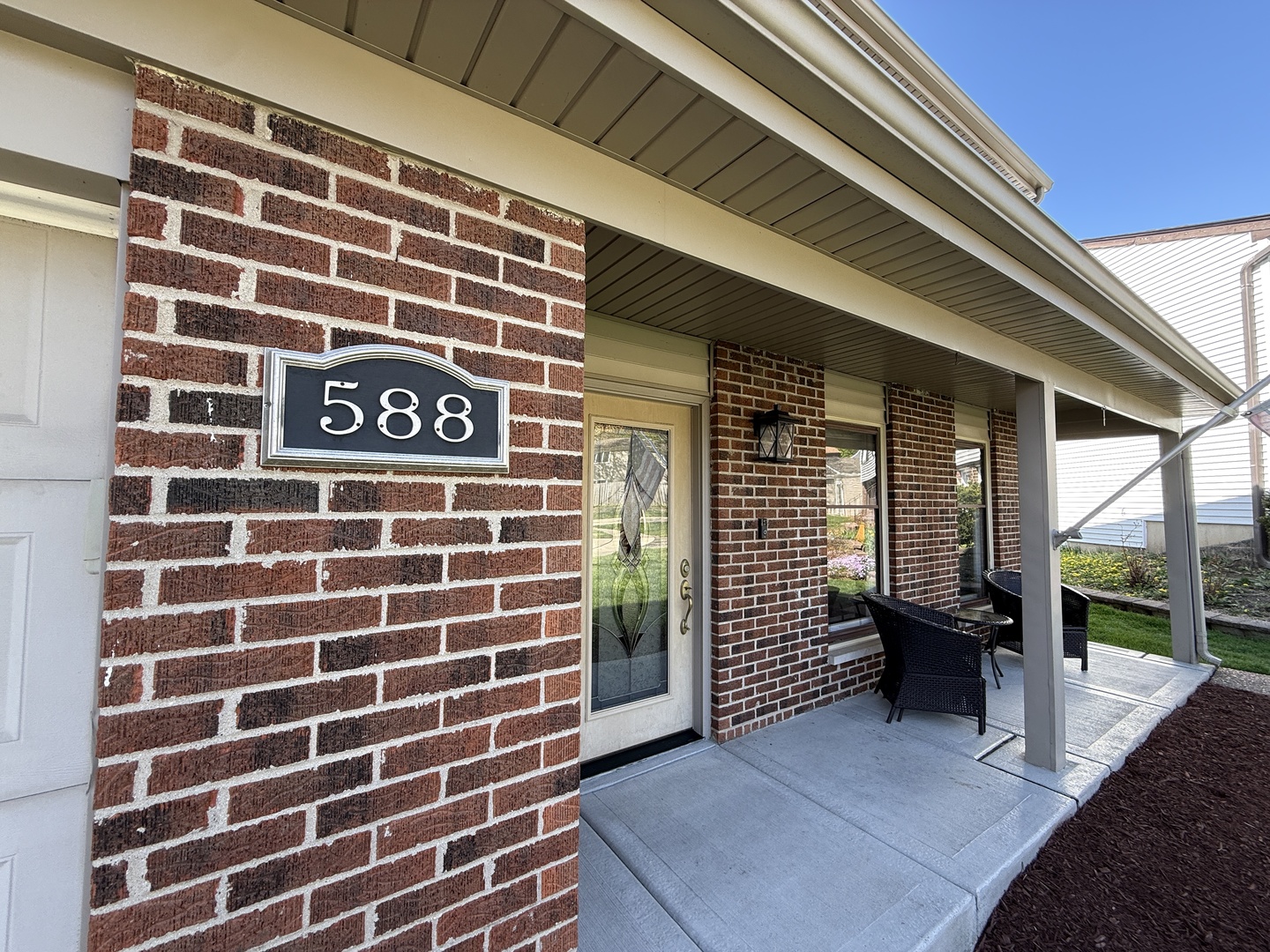 588 Kingston Court Roselle IL 60172