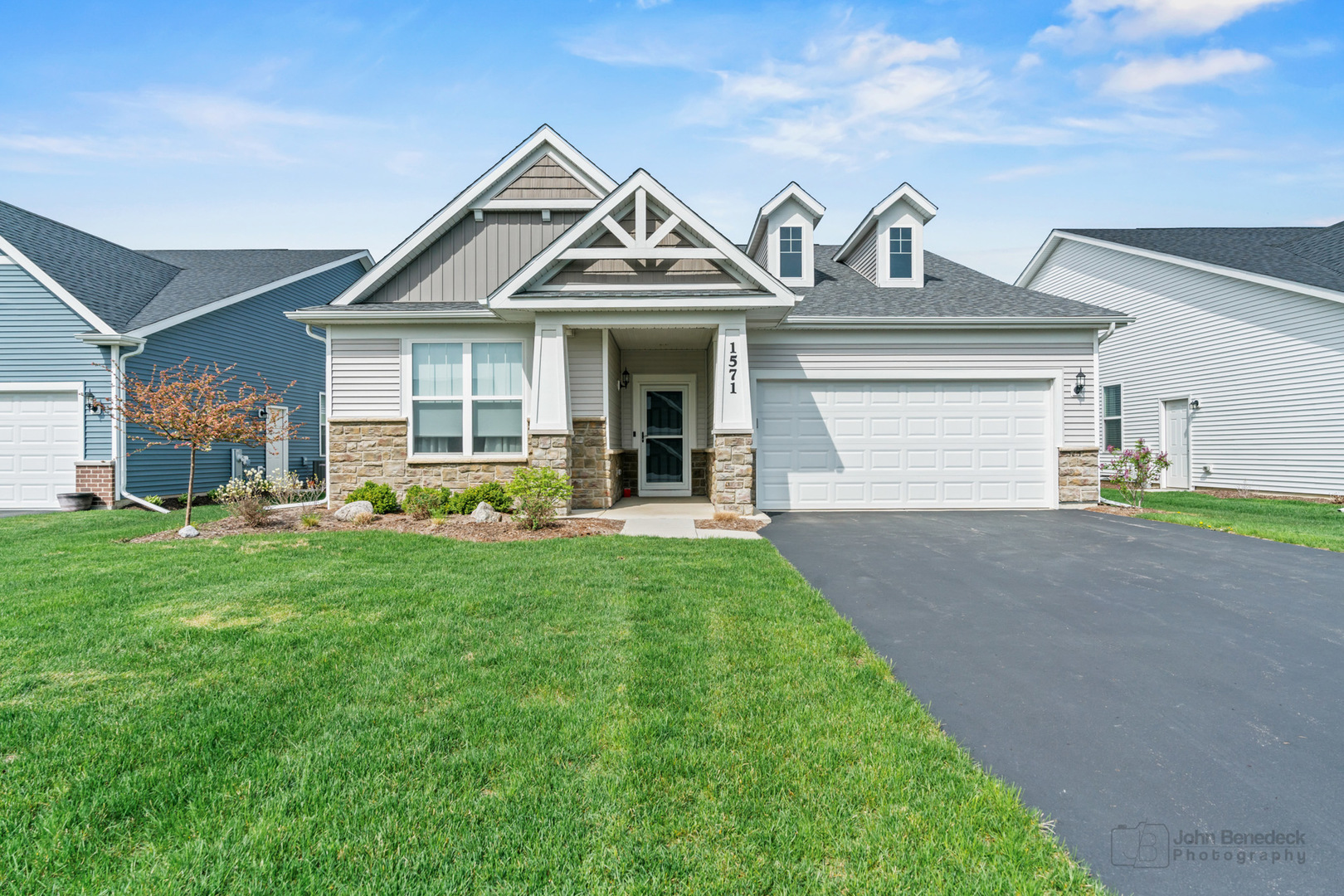 1571 Timberland Drive Algonquin IL 60102