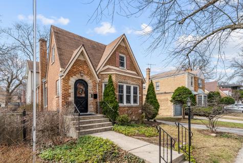6714 North Ionia Avenue Chicago IL 60646