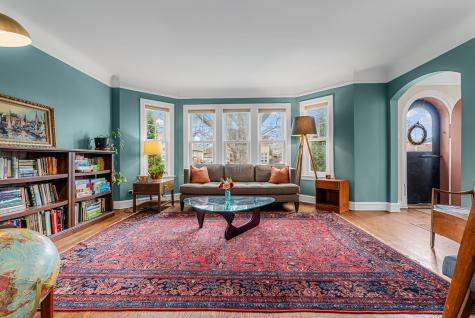 6714 North Ionia Avenue Chicago IL 60646