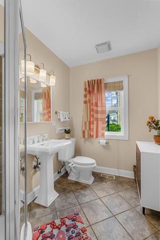 6714 North Ionia Avenue Chicago IL 60646