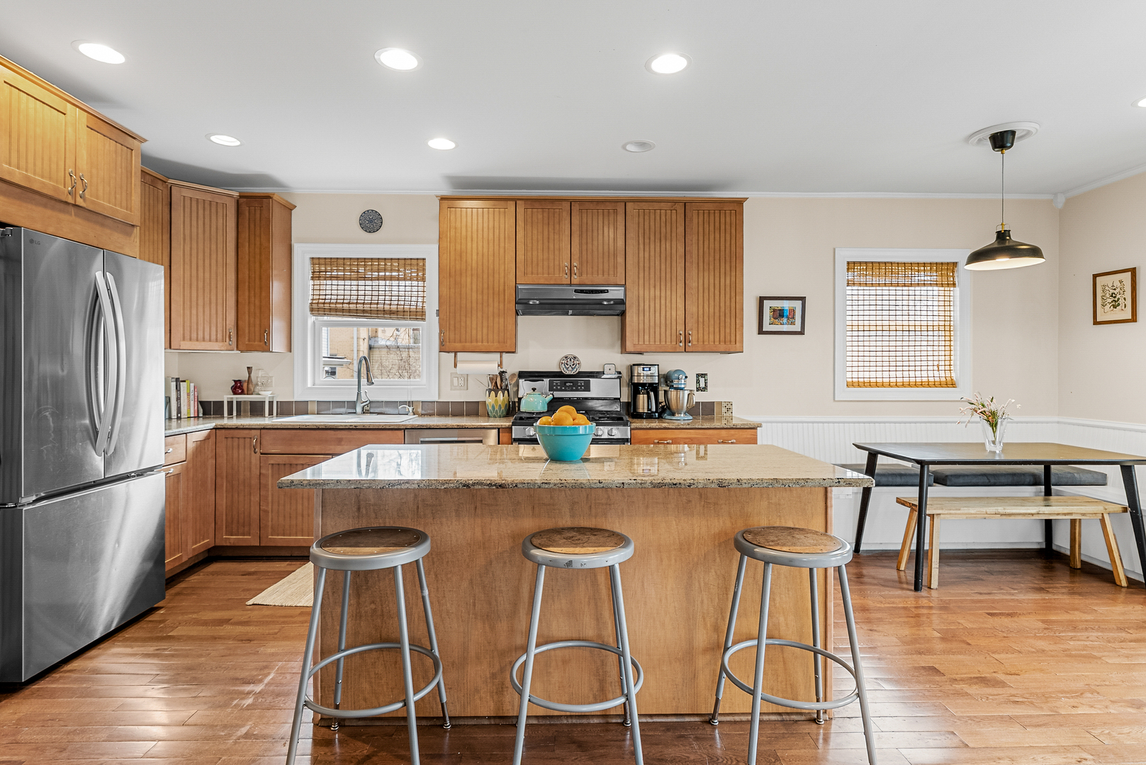 6714 North Ionia Avenue Chicago IL 60646