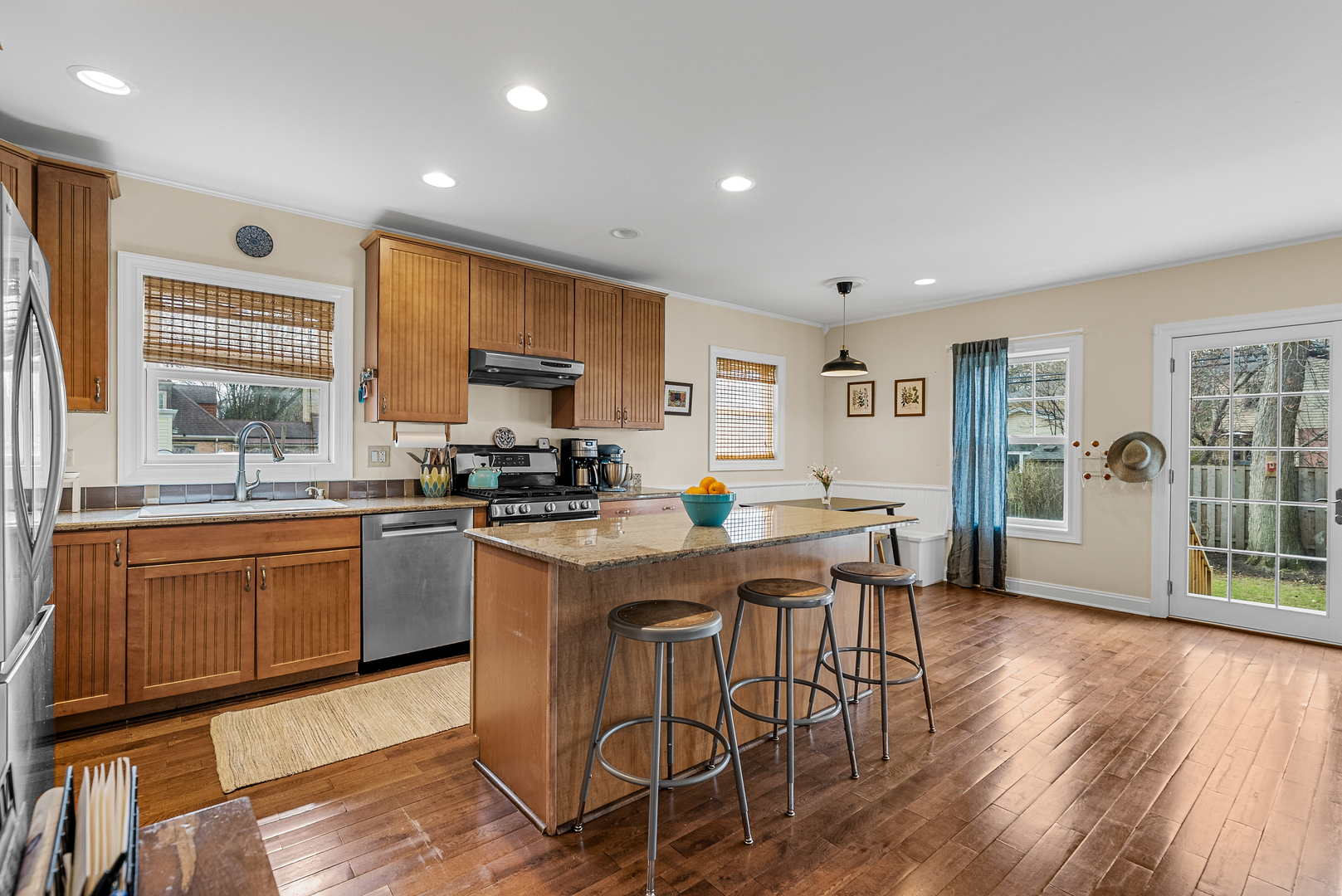 6714 North Ionia Avenue Chicago IL 60646