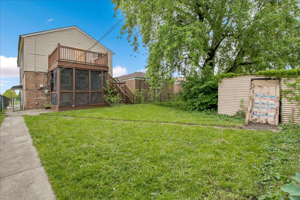 8906 South Mackinaw Street Chicago IL 60617