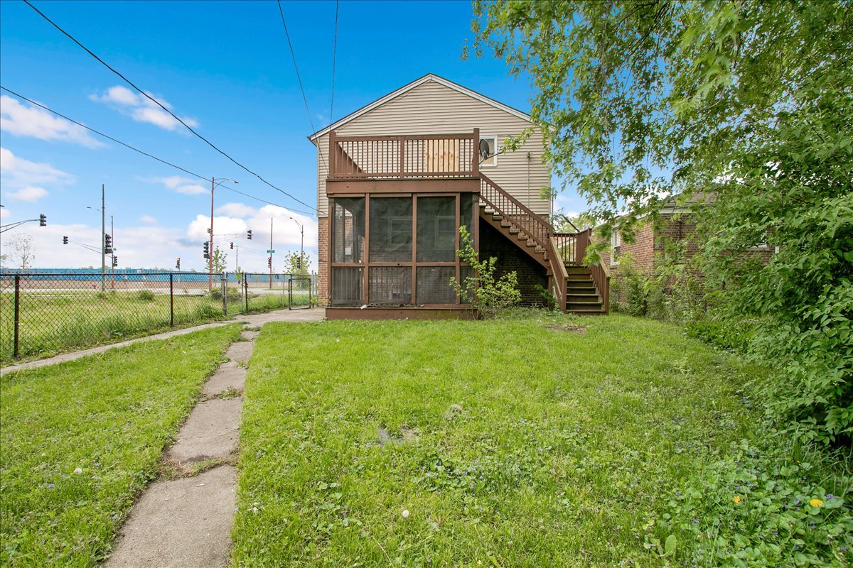 8906 South Mackinaw Street Chicago IL 60617
