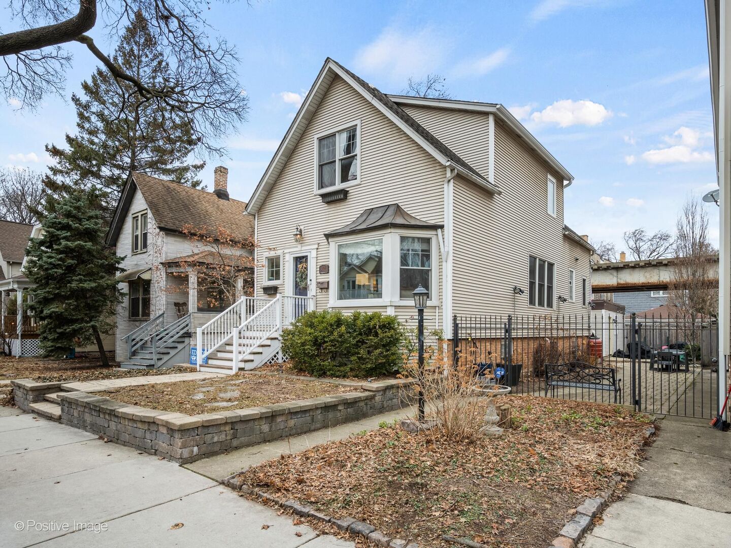 2124 West Eastwood Avenue Chicago IL 60625