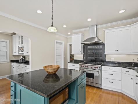 2124 West Eastwood Avenue Chicago IL 60625