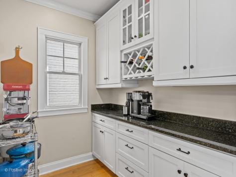 2124 West Eastwood Avenue Chicago IL 60625