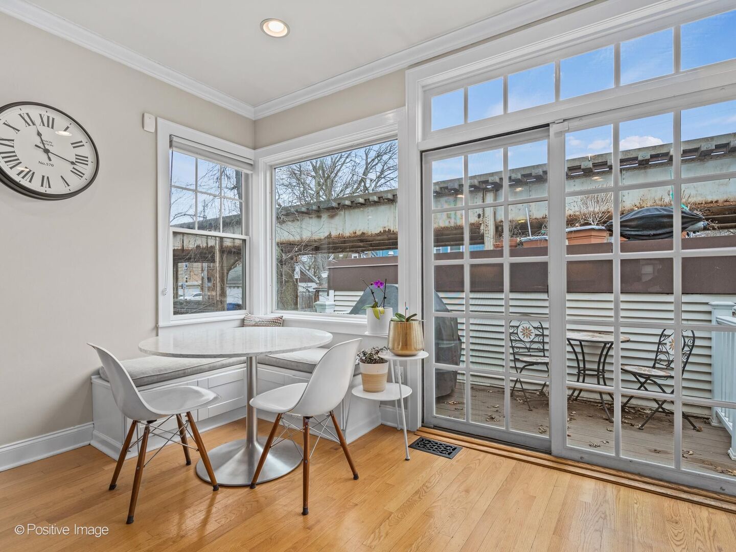 2124 West Eastwood Avenue Chicago IL 60625